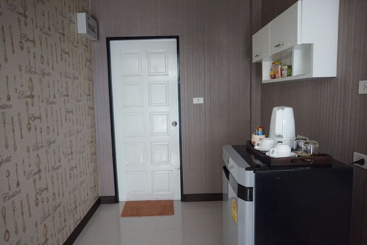 Room 14 of 28