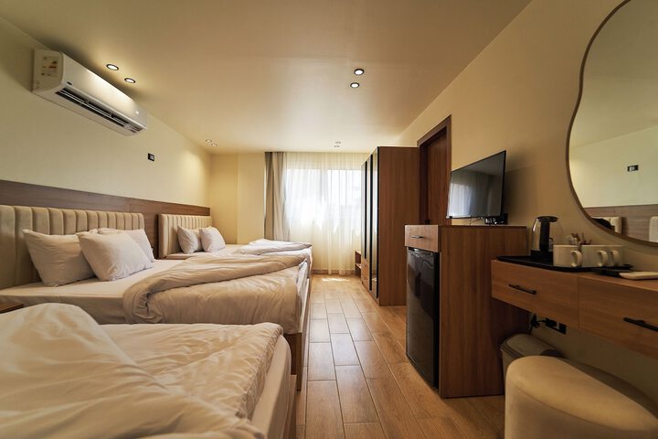 Room 73 of 174