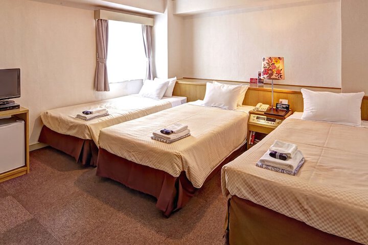 Room 6 of 48