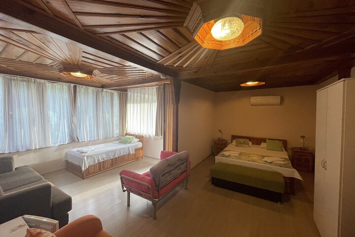 Room 40 of 83