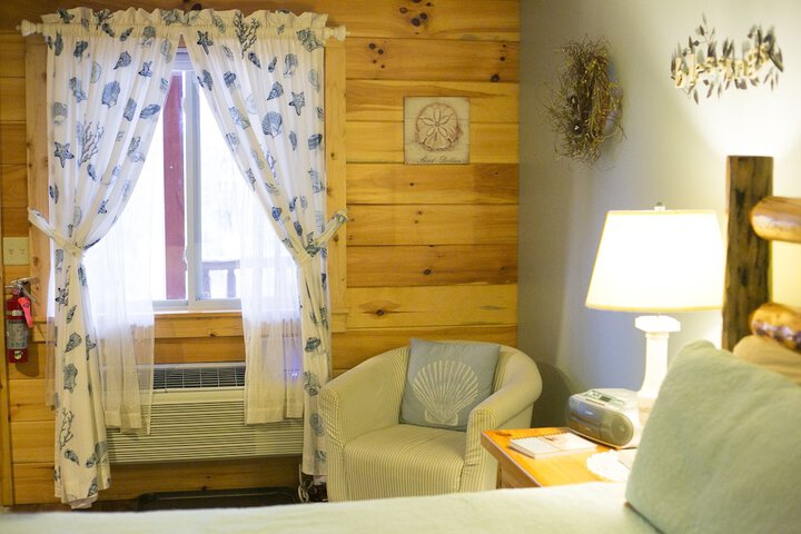 Room 43 of 68