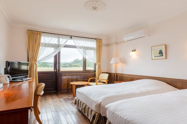 Room 9 of 41