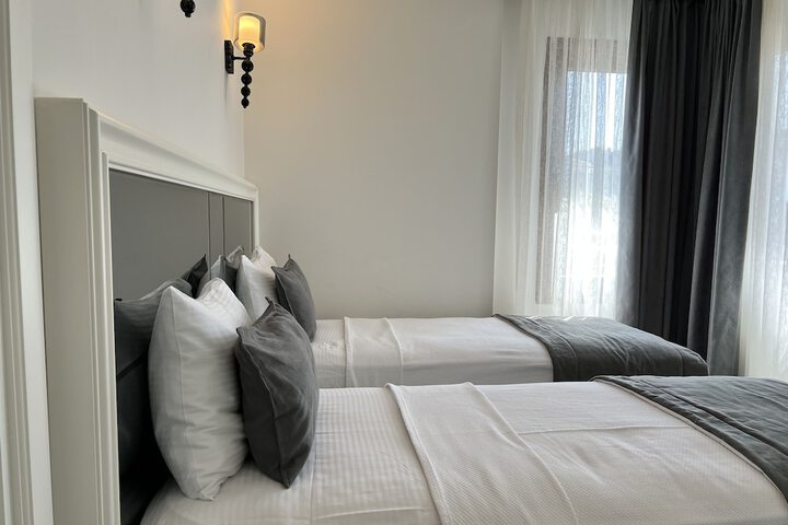 Room 80 of 107