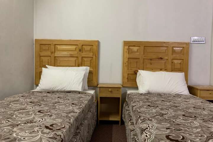 Room 8 of 28