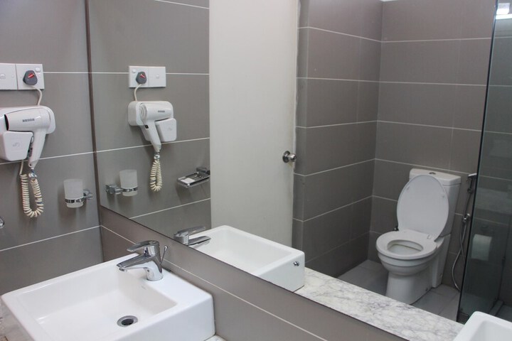 Room 15 of 40