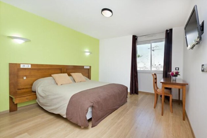 Room 5 of 61
