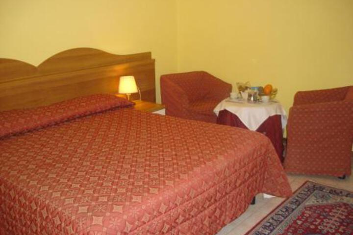HOTEL TRIESTE