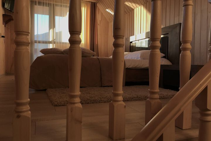 Room 4 of 34