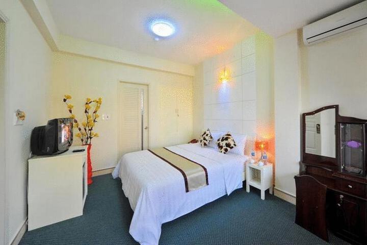 Room 4 of 22