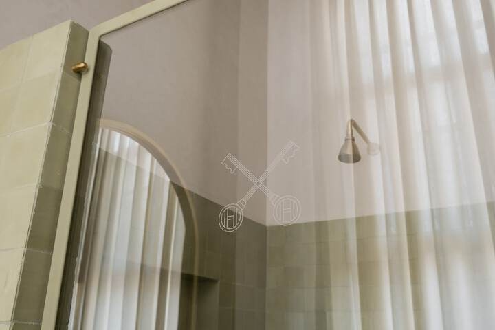 Room 112 of 222