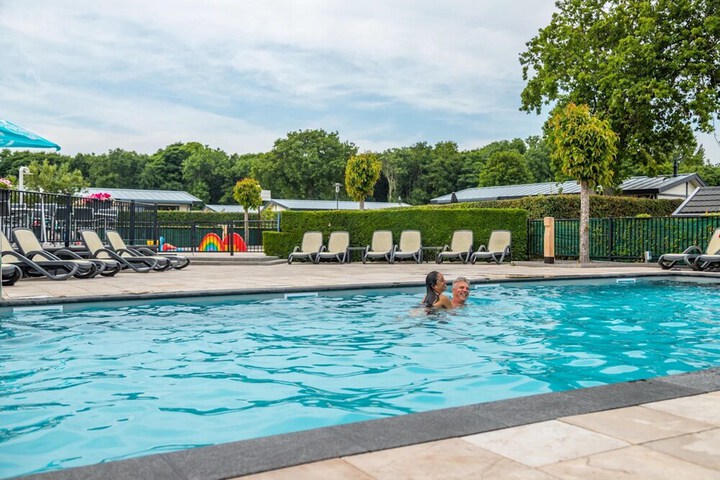 Pool 11 of 39
