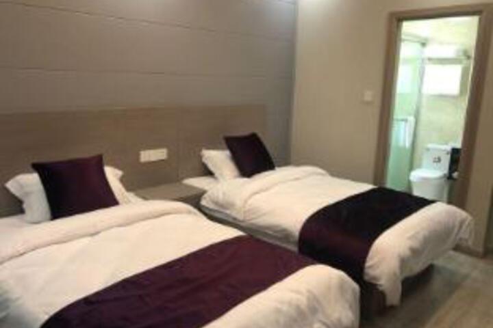 Room 3 of 5