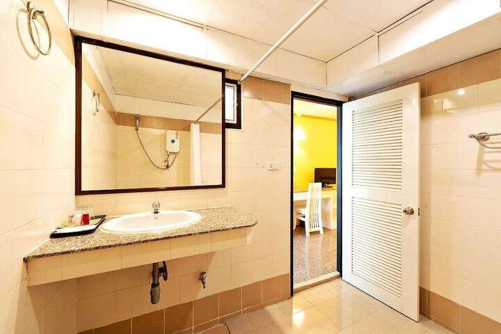 Room 56 of 77