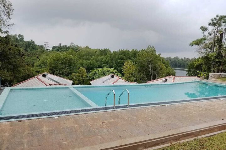 Pool 41 of 77