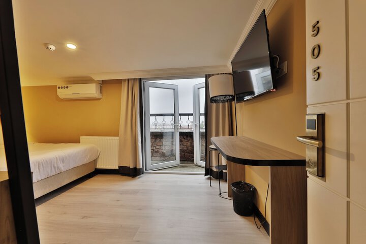 Room 18 of 59