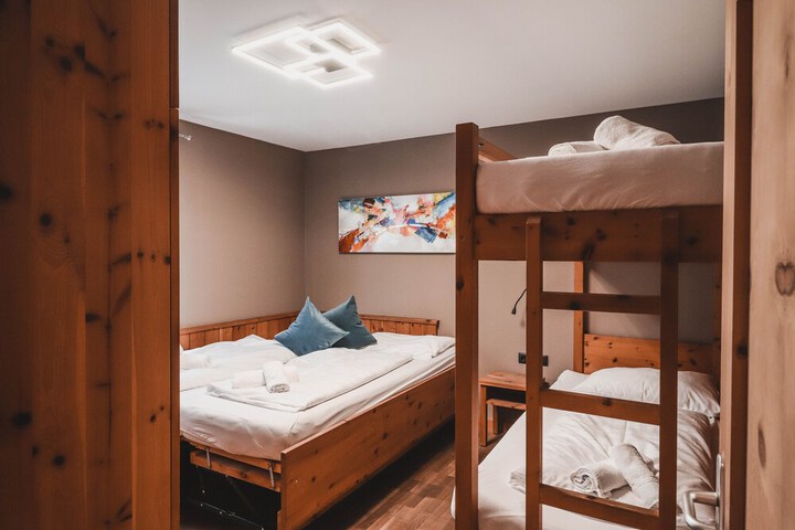 Room 13 of 119