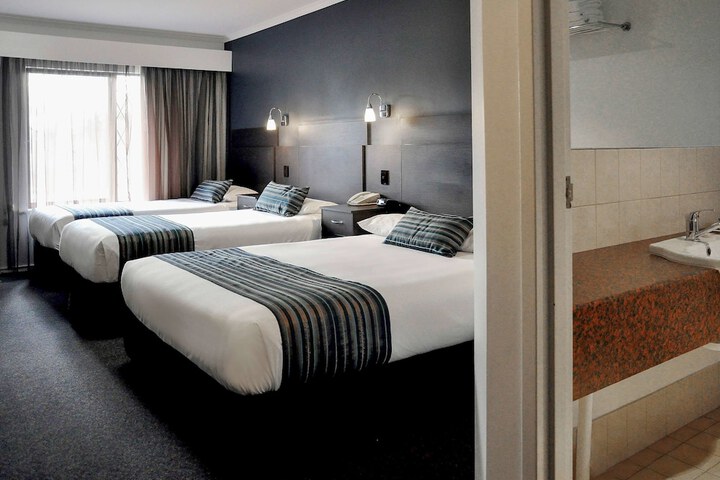 Room 18 of 37