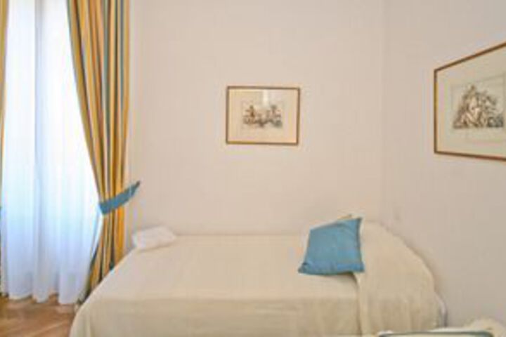 Room 12 of 18