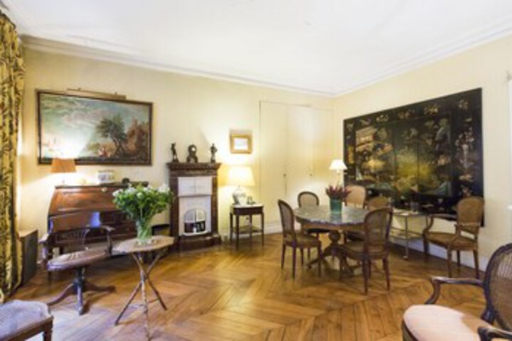 Room 11 of 19