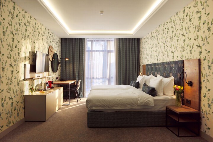 Room 10 of 135