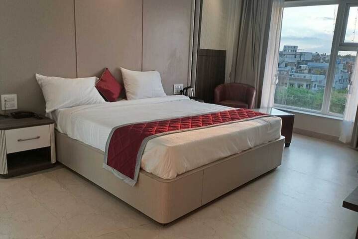 Room 5 of 34