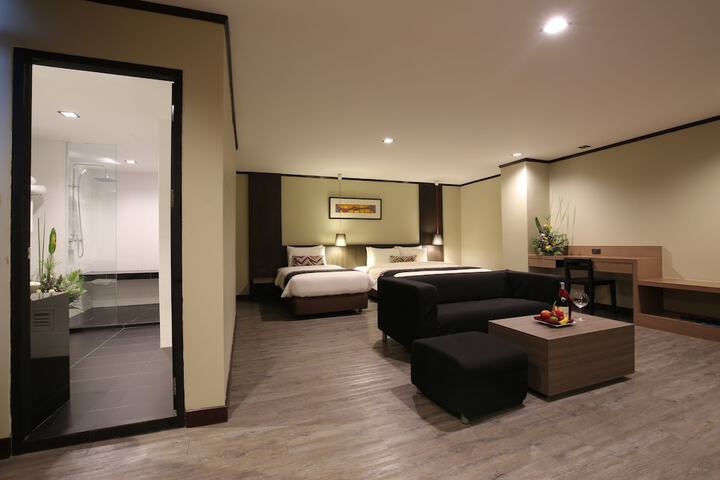 Room 16 of 153