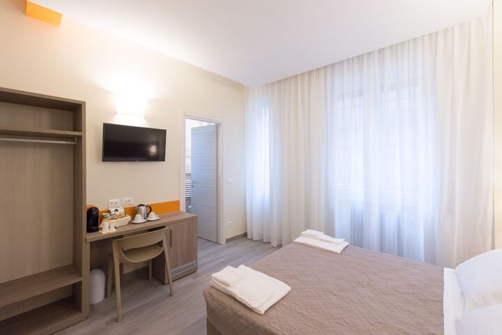Room 21 of 34