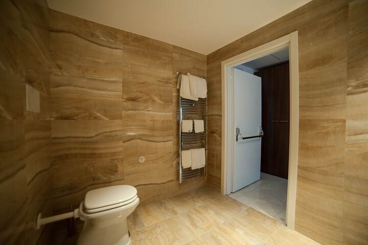 Room 18 of 31