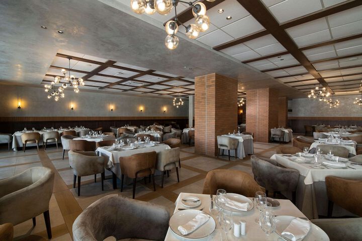 Dining 196 of 259