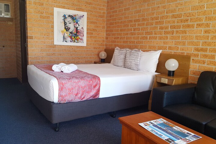 Room 42 of 68