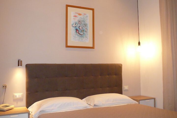 Room 2 of 18