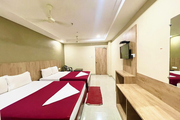 Room 6 of 76