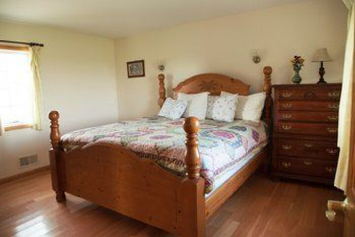 Room 35 of 103