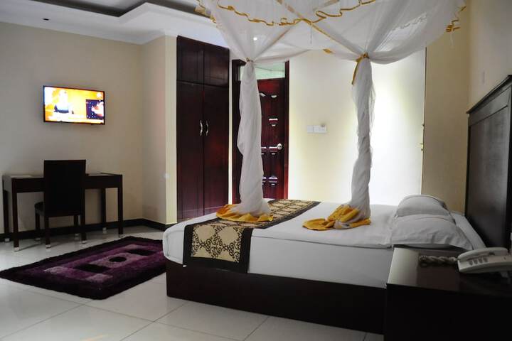 Room 6 of 50