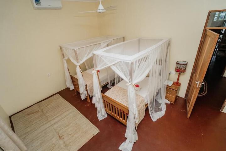Room 4 of 61