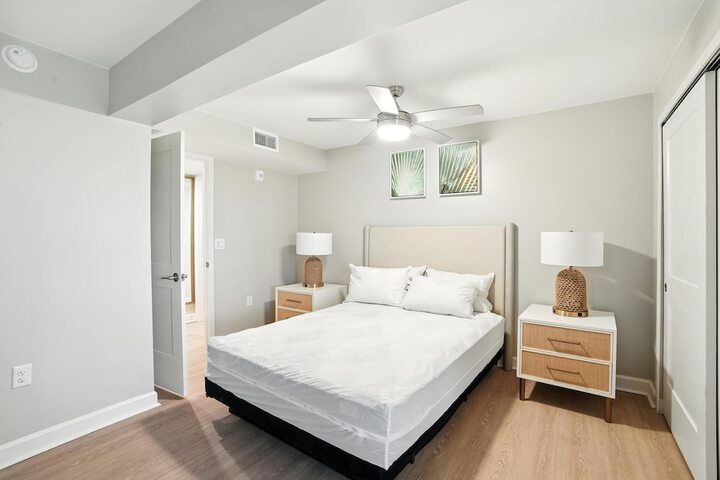 Room 5 of 17
