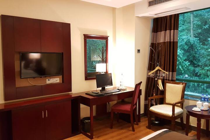 Room 16 of 29