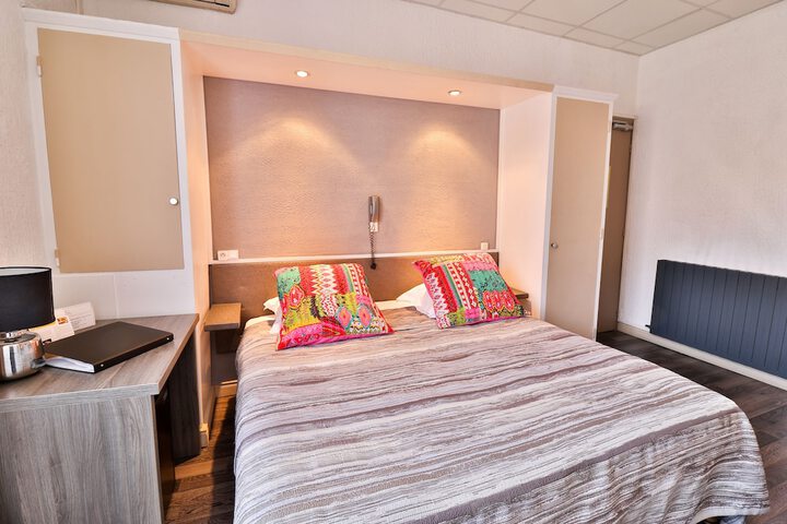 Room 21 of 48