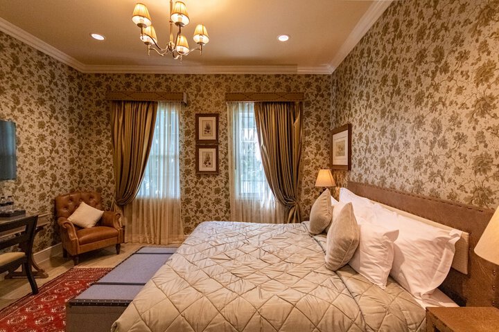 Room 73 of 228