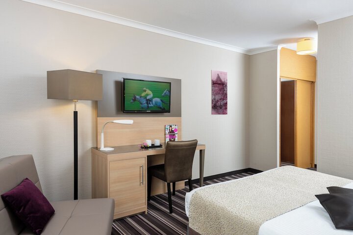 Room 13 of 70