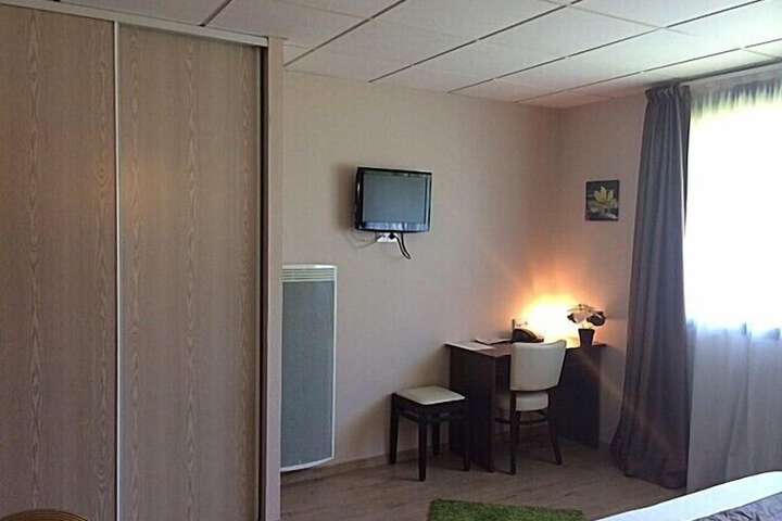 Room 16 of 32