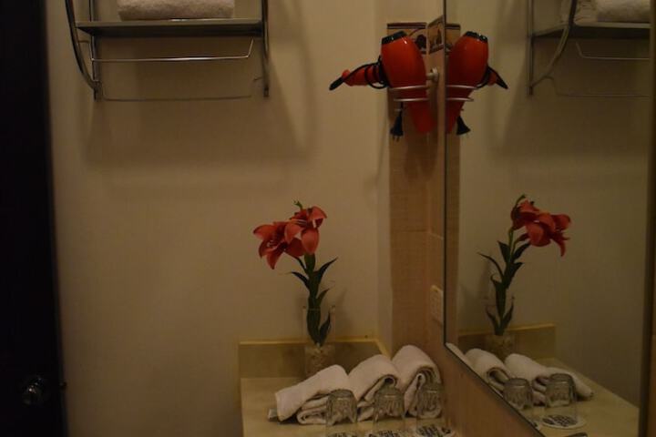 Room 33 of 58