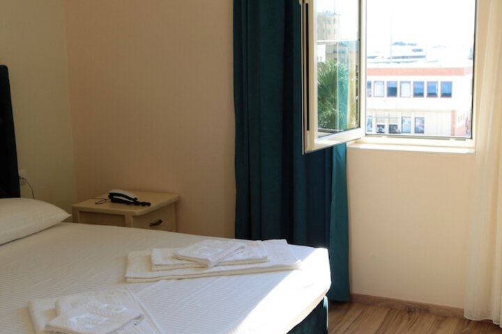 Room 35 of 87