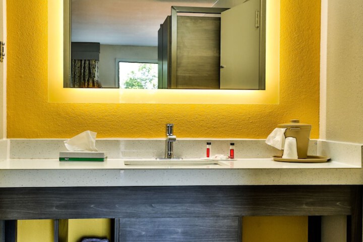 Bathroom sink