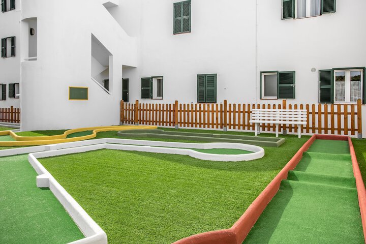 Mini-golf