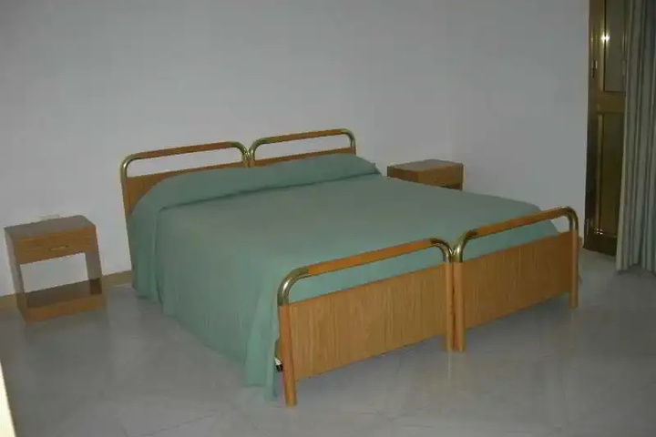 Room 2 of 15