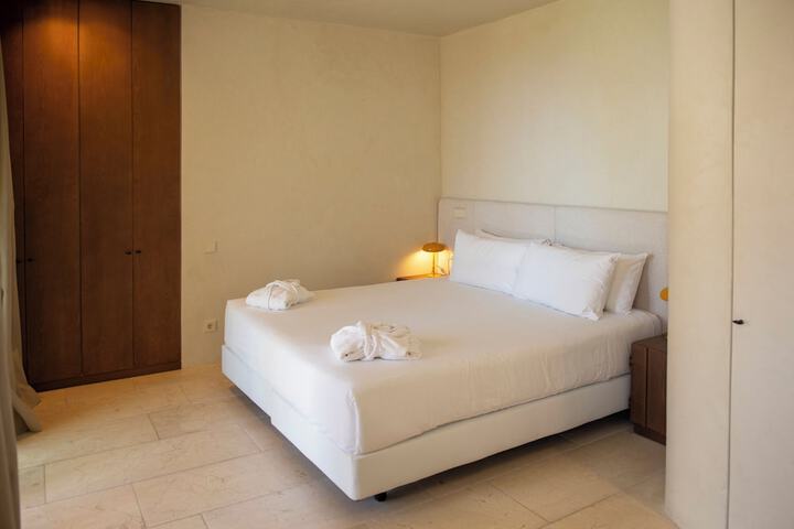 Room 9 of 125