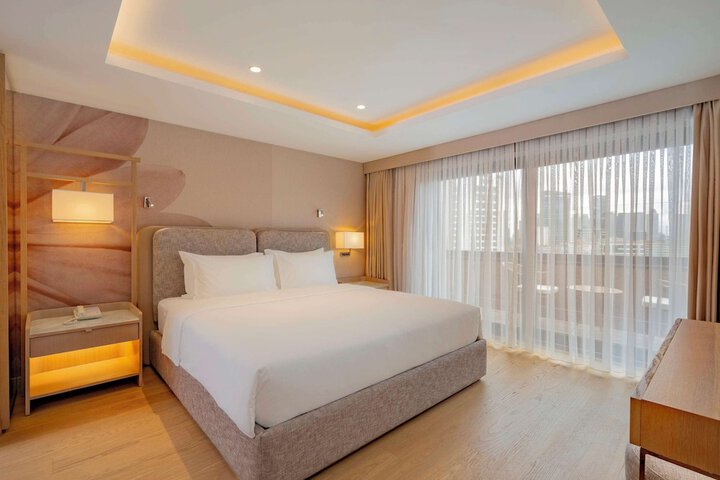 Room 27 of 117