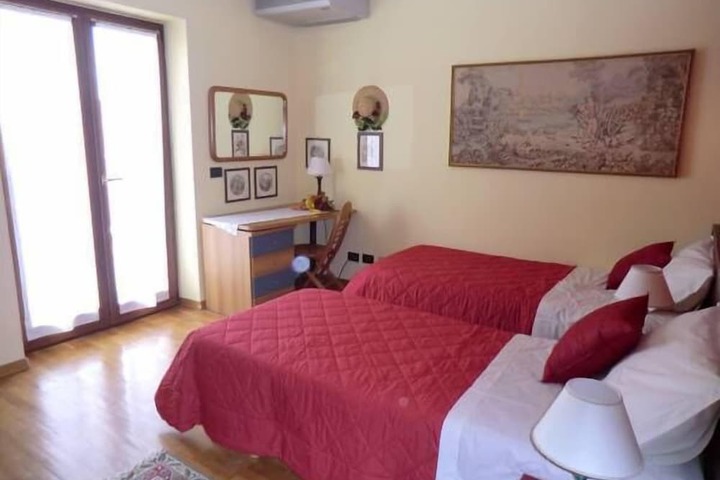 Room 5 of 45
