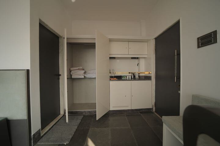 Room 15 of 30